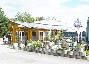 Pulvermaar Camping Kiosk Bistro Terrasse Gillenfeld Vulkaneifel